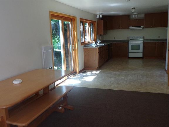 4th image of 704 4th St