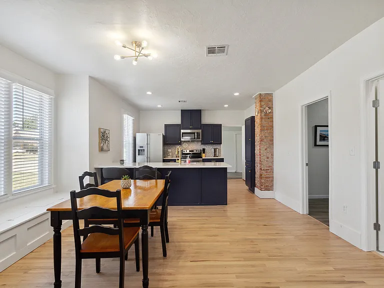 2247 W Park Pl — Photo 7