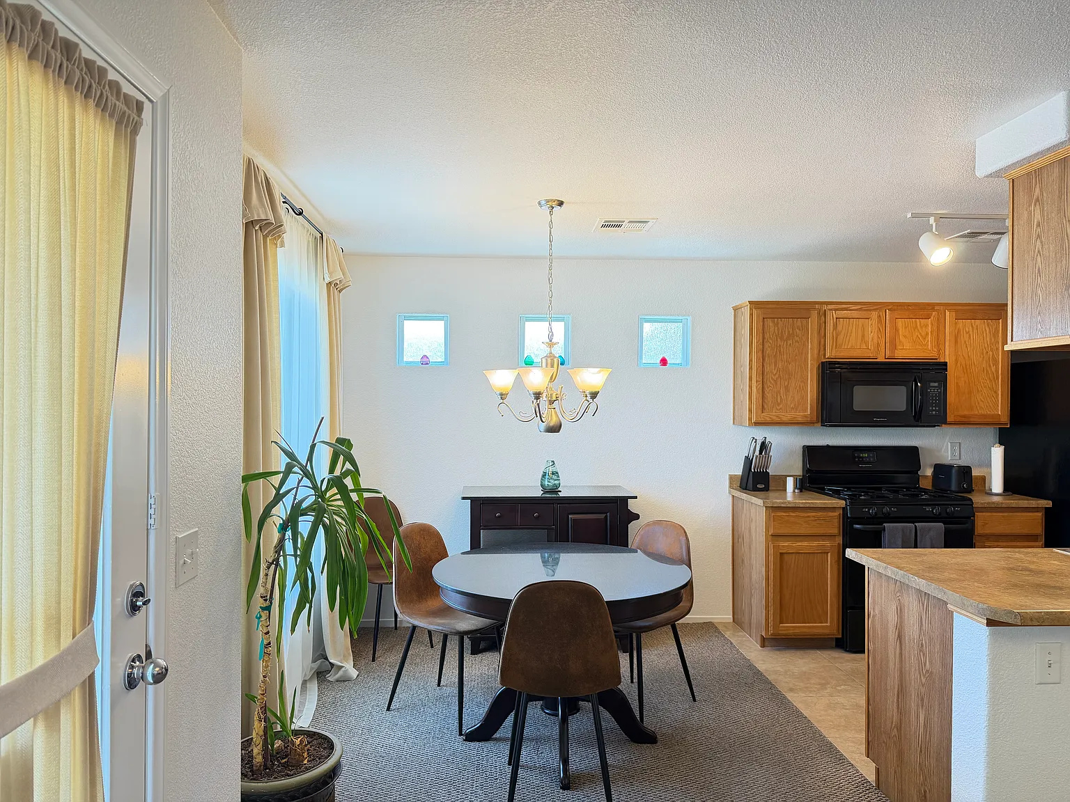 2 bed, 2.5 bath, 1452 sqft, $2,250 — Photo 4