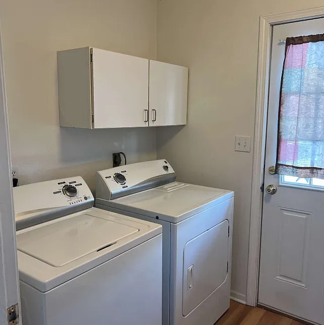 713 Cedar Dr - A — Photo 3