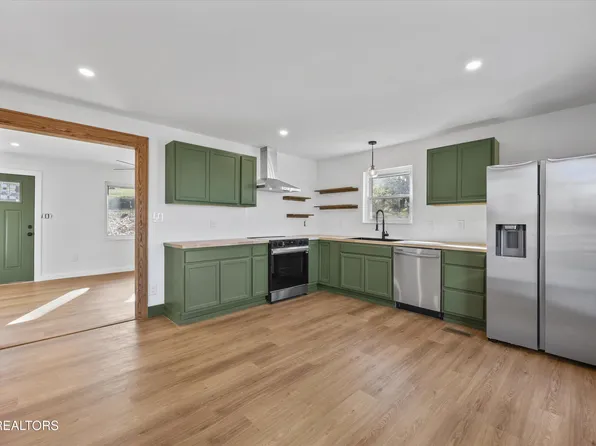 2737 Washington Pike, Knoxville, TN 37917