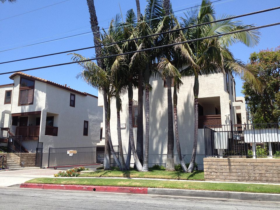 2nd image of 3715 Emerald St APT E