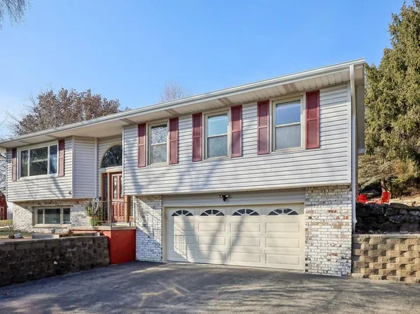 6280 Ahwahnee Court, Oregon, WI 53575