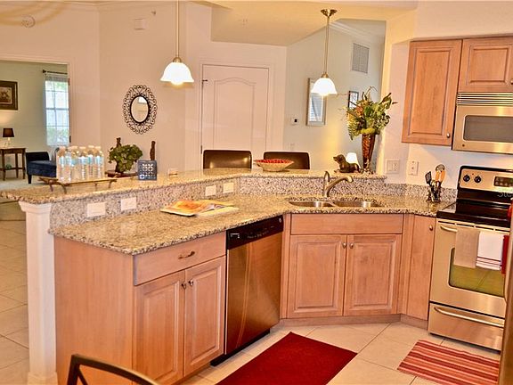 5th image of 1000 Gardens Edge Dr #1013