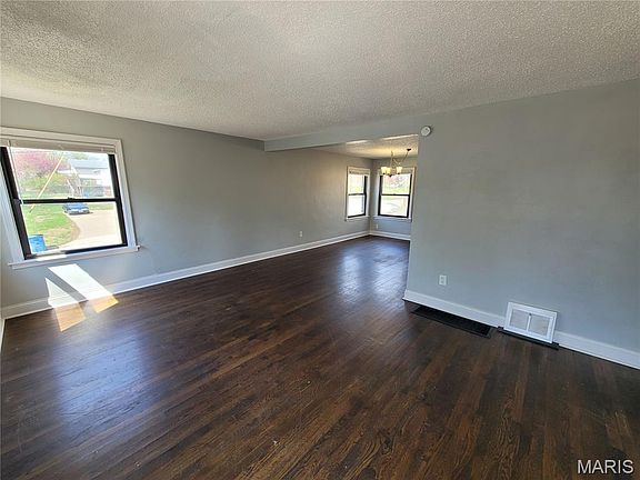 3rd image of 8687 Belhaven Dr
