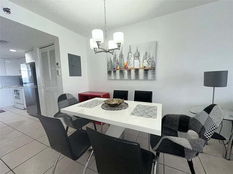 17801 N Bay Rd #513 — Photo 5