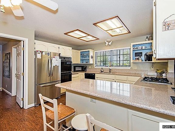 5th image of 1044 Arrowhead Dr