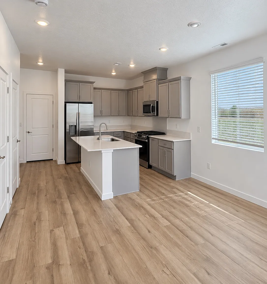 3 bed, 1879 sqft, $2,950 — Photo 4
