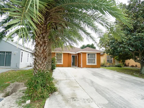 743 SW 10th St, Florida City, FL 33034