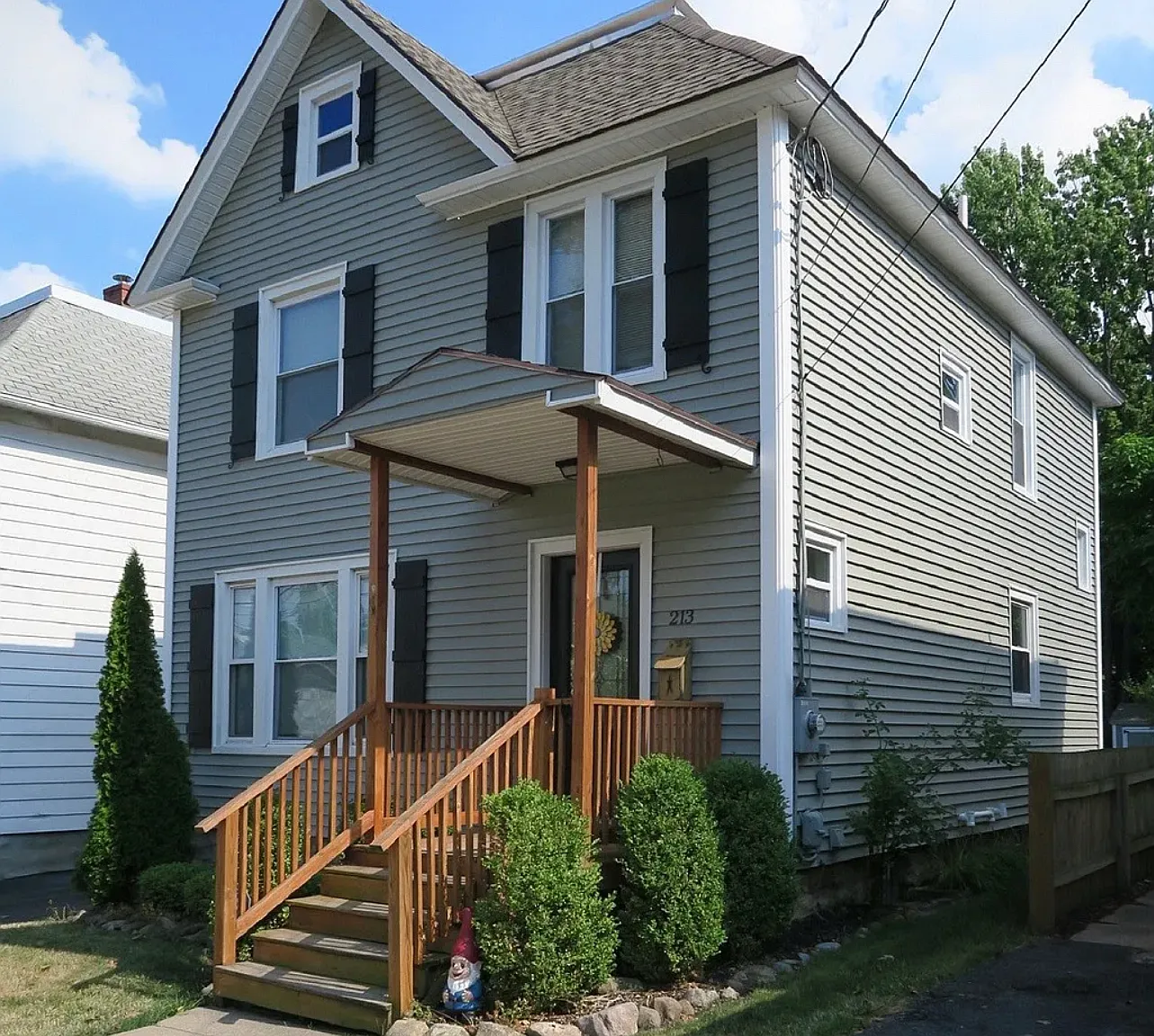3 bed, 1364 sqft, $1,850 — Photo 1