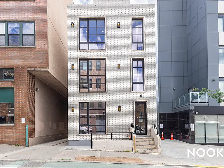 160 20th St #3B — Photo 13