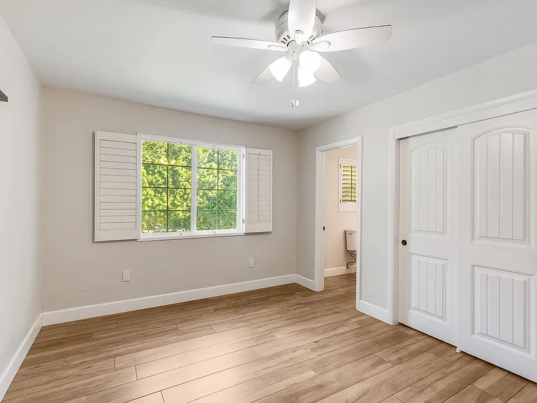 808 E Cavalier Dr — Photo 15
