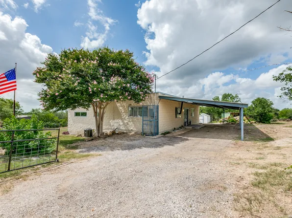 275 County Road 5634, Castroville, TX 78009