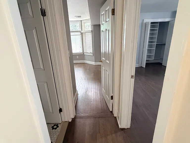 100 1st St #5 — Photo 9