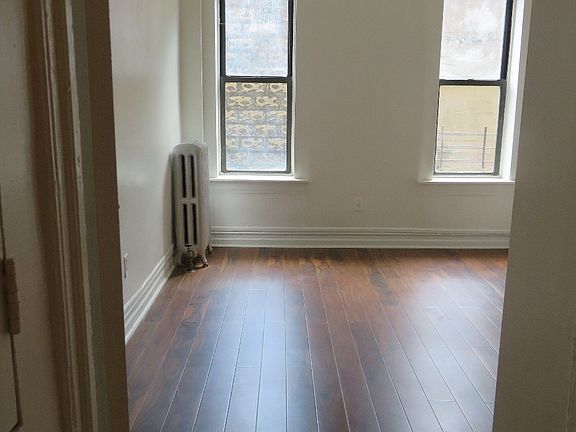 3rd image of 263 Parkside Ave APT A1