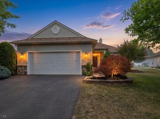 43 Renaissance Blvd, Franklin Twp., NJ 08873