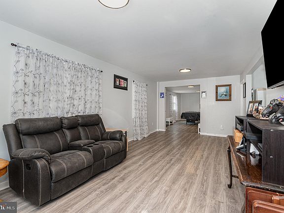 5th image of 733 Mumper Ln #735