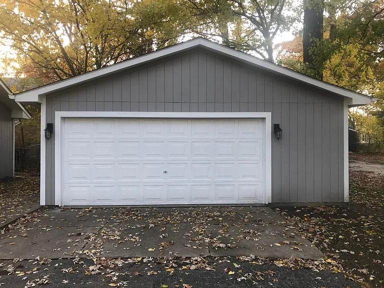 2 1/2 car garage.