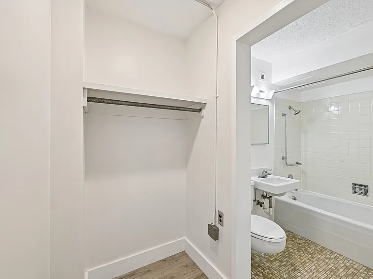 Tower 7 — Photo 19