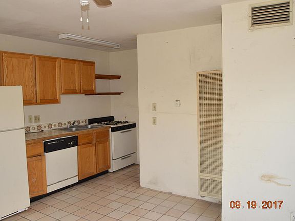 2nd image of 114 E Pennsylvania Dr