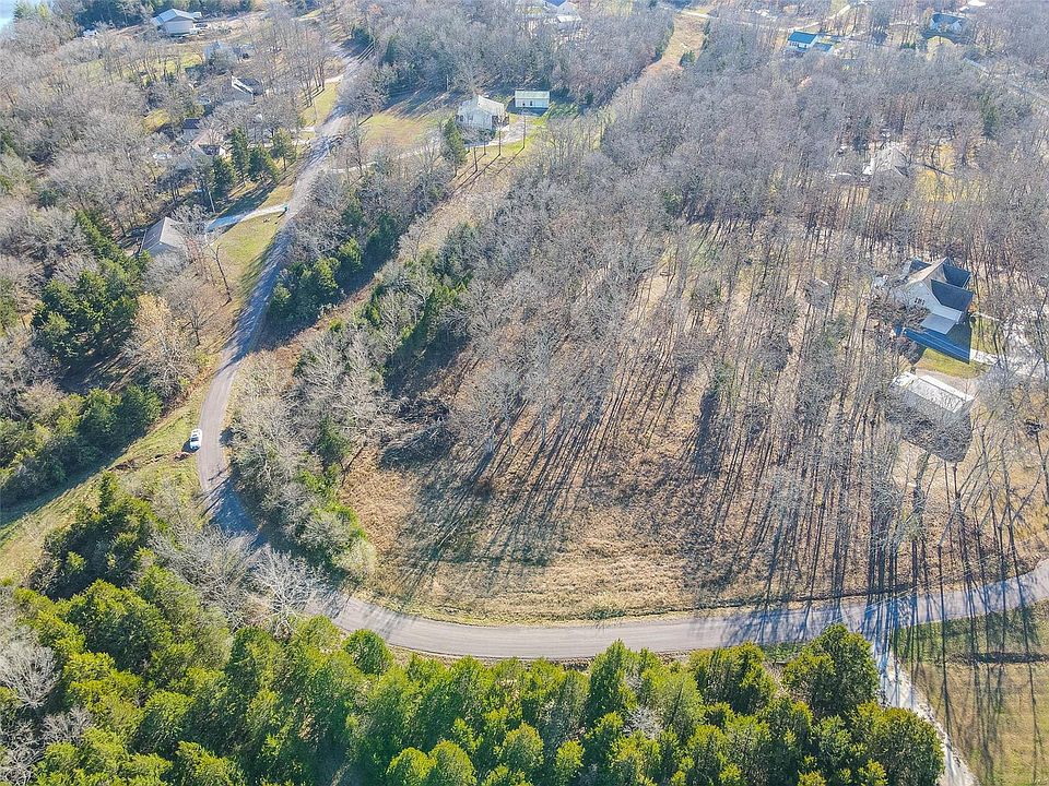 1st image of 104 Oakdale Cir