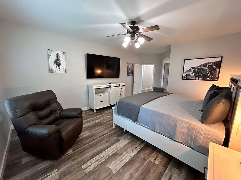345 N Scott Dr — Photo 12