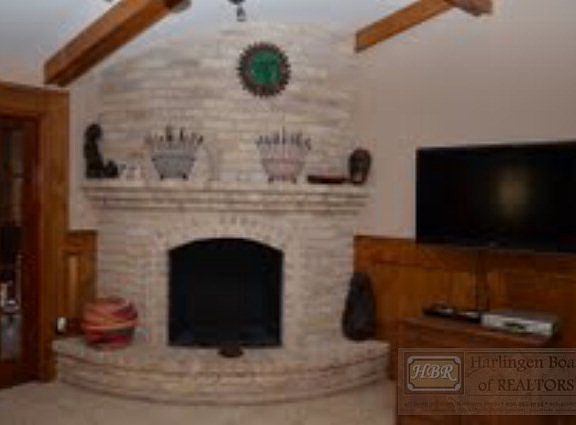 2nd image of 3001 Banyan Cir