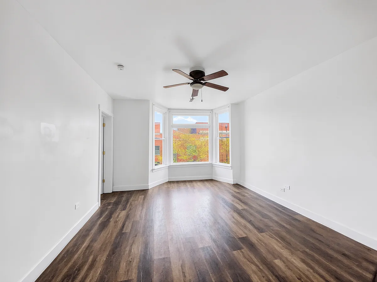 Building Photo - 9046 S Brandon Ave #3