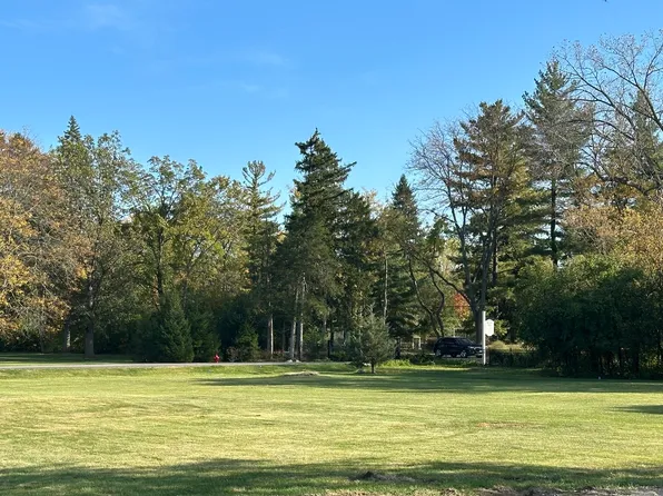 118 Dickens Rd, Northfield, IL 60093