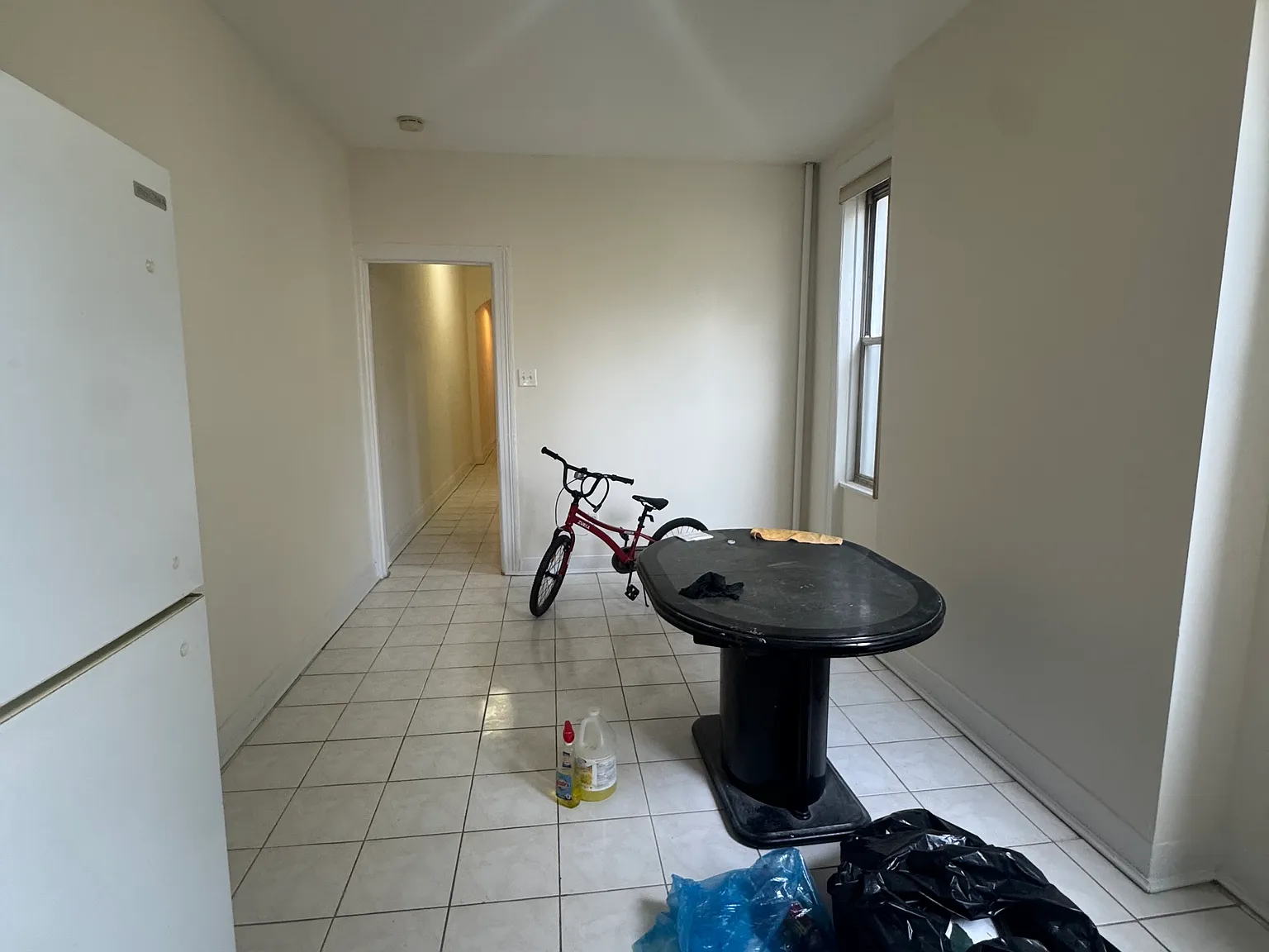 4 bed, $2,600 — Photo 2