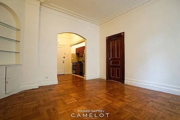 Rented by Camelot Realty Group | media 9