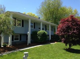 10 Gail Dr, Bellingham, MA 02019