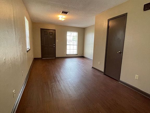 2nd image of 308 Loire Ave #D