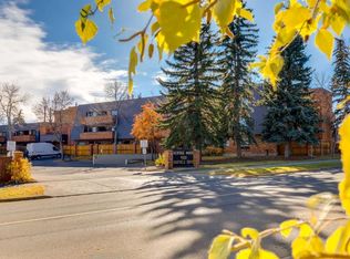 9500 NE Oakfield Dr SW #104, Calgary, AB T2V0L1