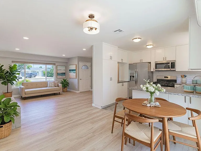 6547 Radcliffe Dr — Photo 12