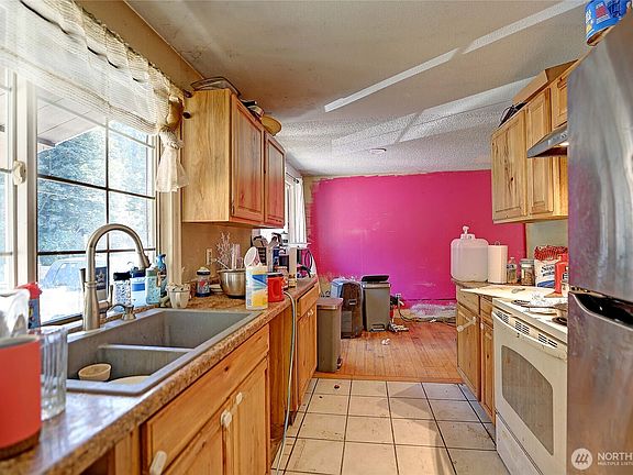 4th image of 2784 El Camano Street