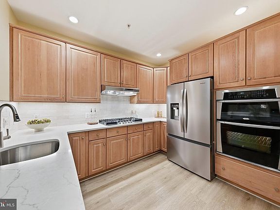 5th image of 1781 Chain Bridge Rd APT 101