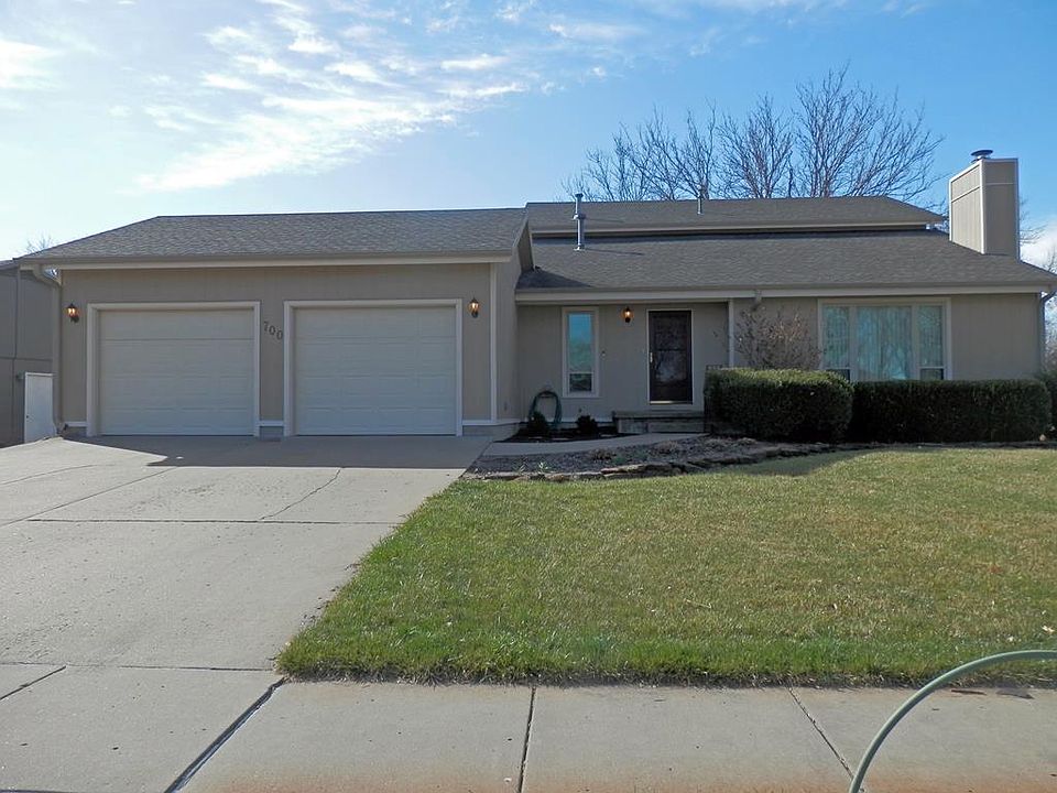 1st image of 700 E Neal Ave