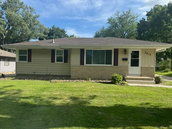 3412 Crestmoor Pl, Des Moines, IA 50310