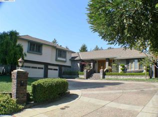 17466 Almond Rd, Castro Valley, CA 94546