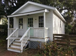 805 Newcastle St, Beaufort, SC 29902