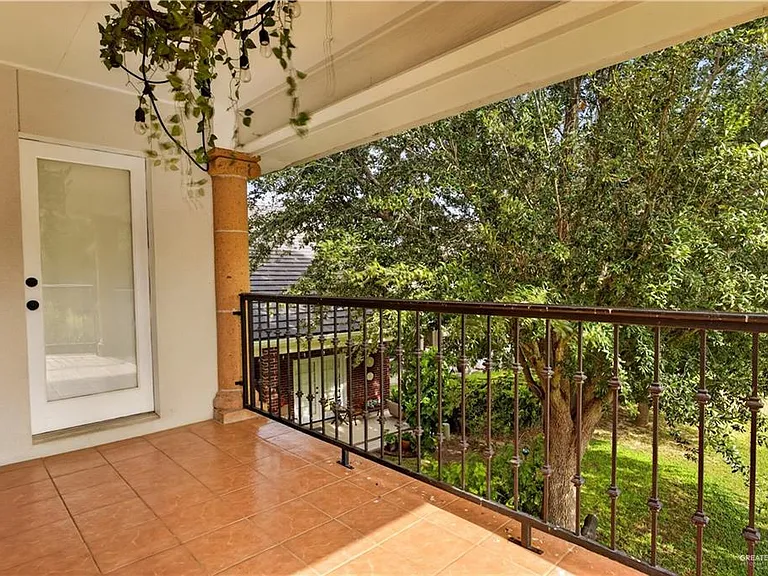 2308 Colorado St — Photo 26