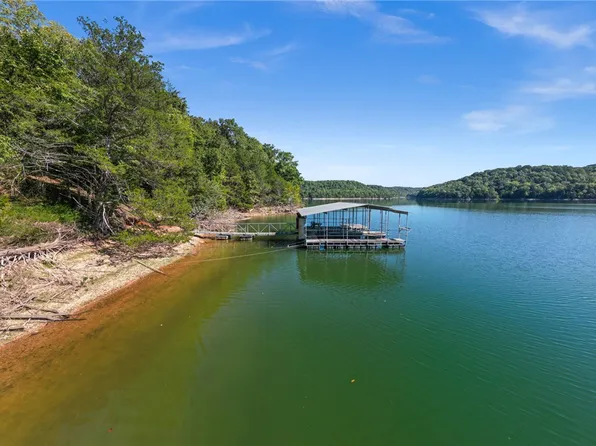 7221 Angell Rd, Rogers, AR 72756