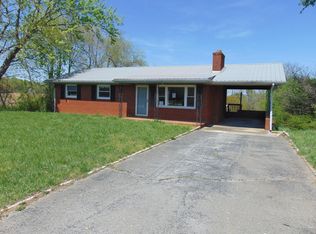 104 Skyline Dr, Byrdstown, TN 38549