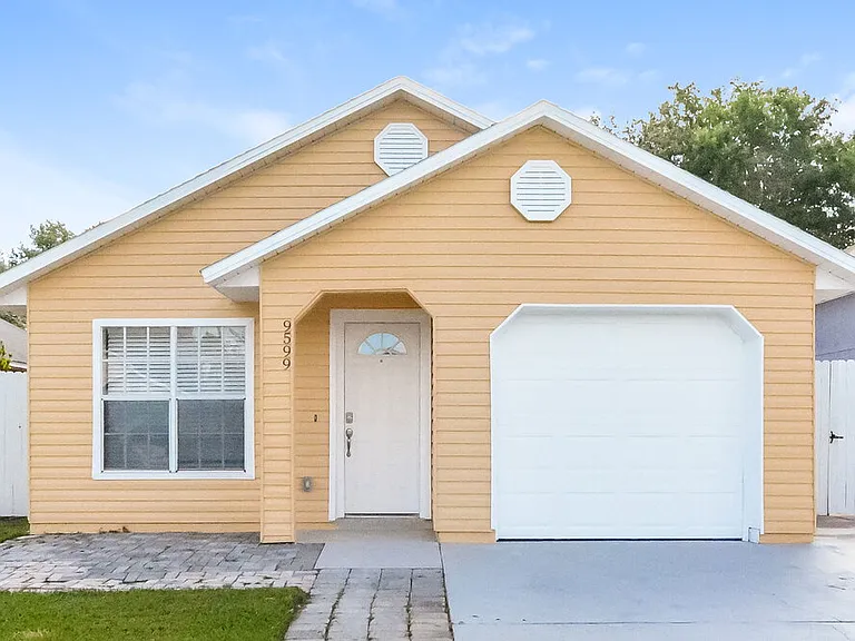 9599 Lupine Ave — Photo 1