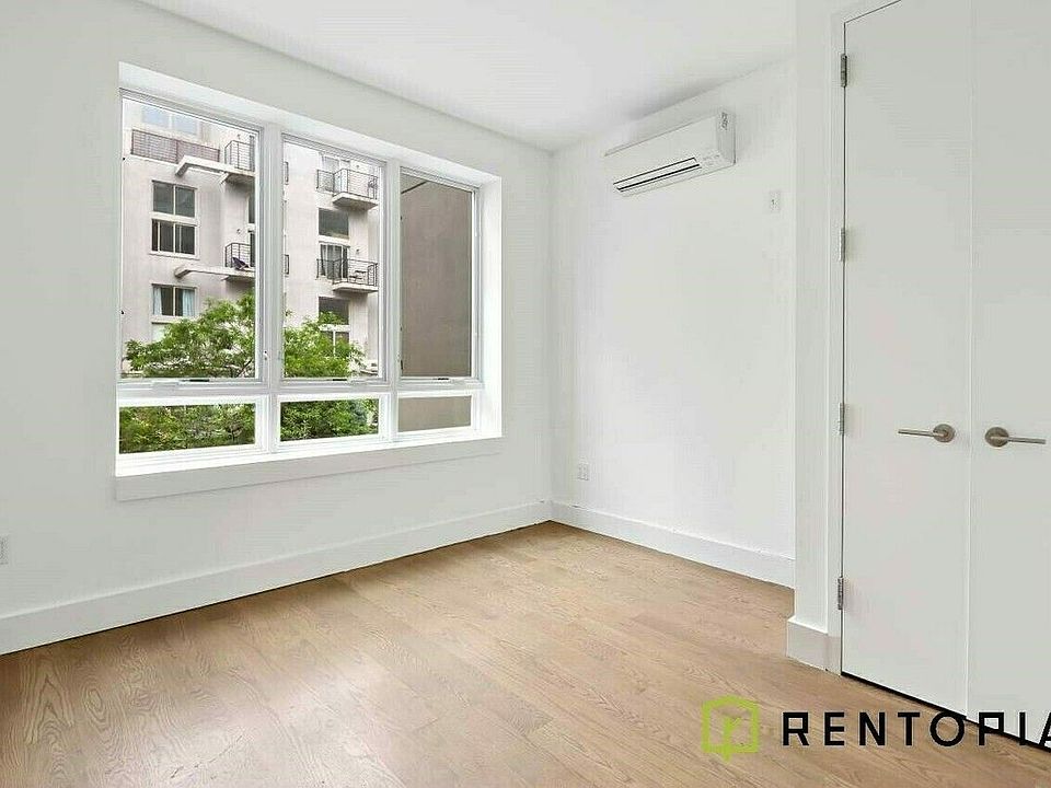 1st image of 85 Montrose Ave #2T