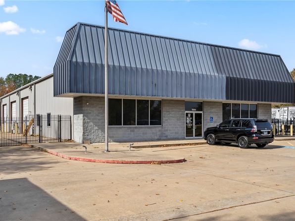 1500 Phyllis St, Bentonville, AR 72712