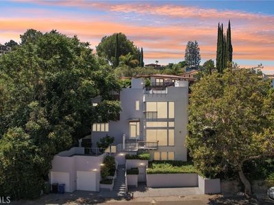 13424 Contour Dr, Sherman Oaks, CA, 91423
