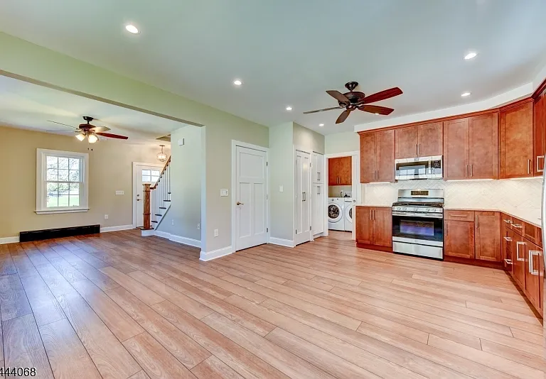118 Bartine St — Photo 4