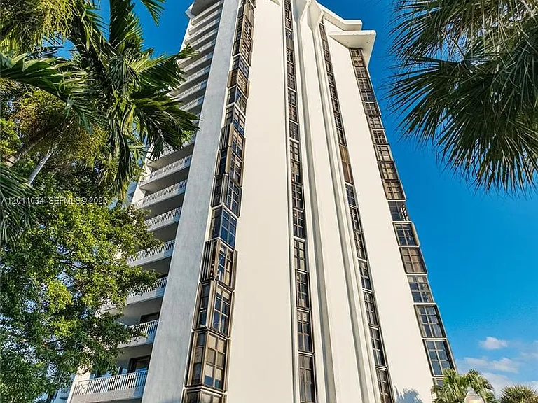 4000 Towerside Ter #1912 — Photo 33